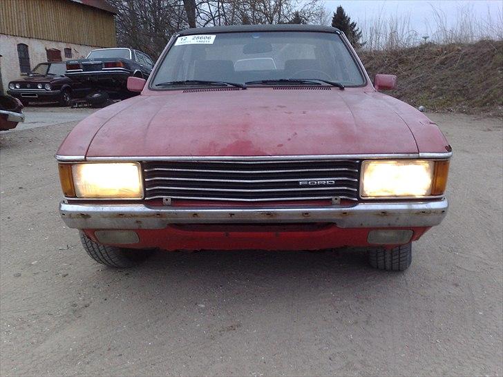 Ford Granada 2,3 I V6 Aut.....(SOLGT) billede 3