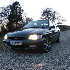 Ford Escort 98' 115hk SOLGT
