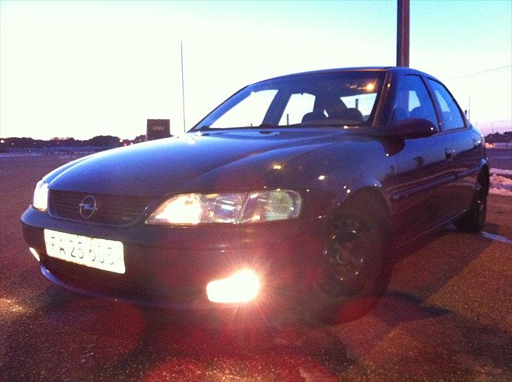 Opel Vectra B 2.5 V6 billede 4