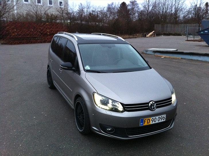 VW Touran (SOLGT 31/10/2011) billede 16