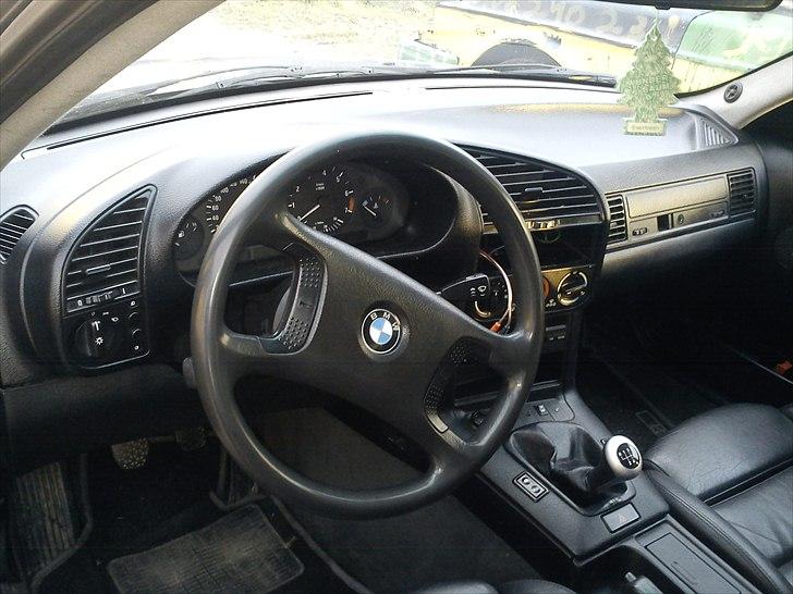 BMW 320i solgt billede 7
