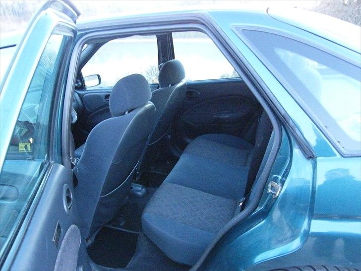 Ford Escort 98' 115hk SOLGT billede 2