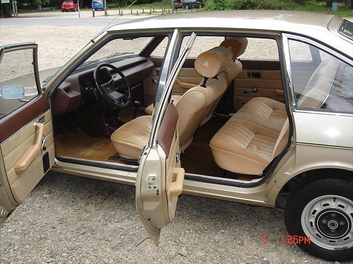 Simca 1307 Speciál (Blondie) - Den rummelige og meget fine kabine... billede 10