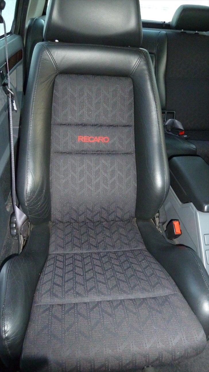 Rover 820 ti - Højdereguleret Ricaro-sæder med dellæder og nakkestøtter billede 12