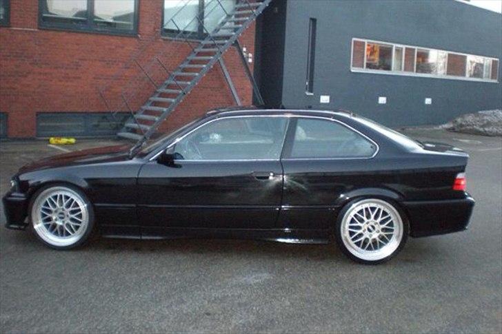 BMW 320i coupé (solgt) billede 2