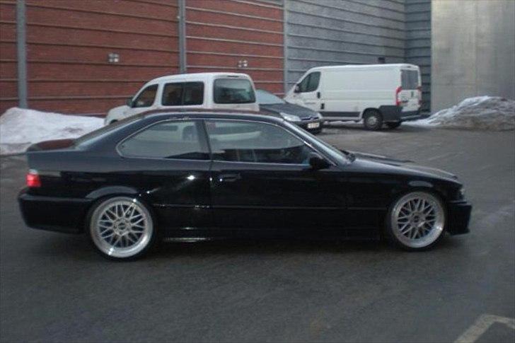 BMW 320i coupé (solgt) billede 4