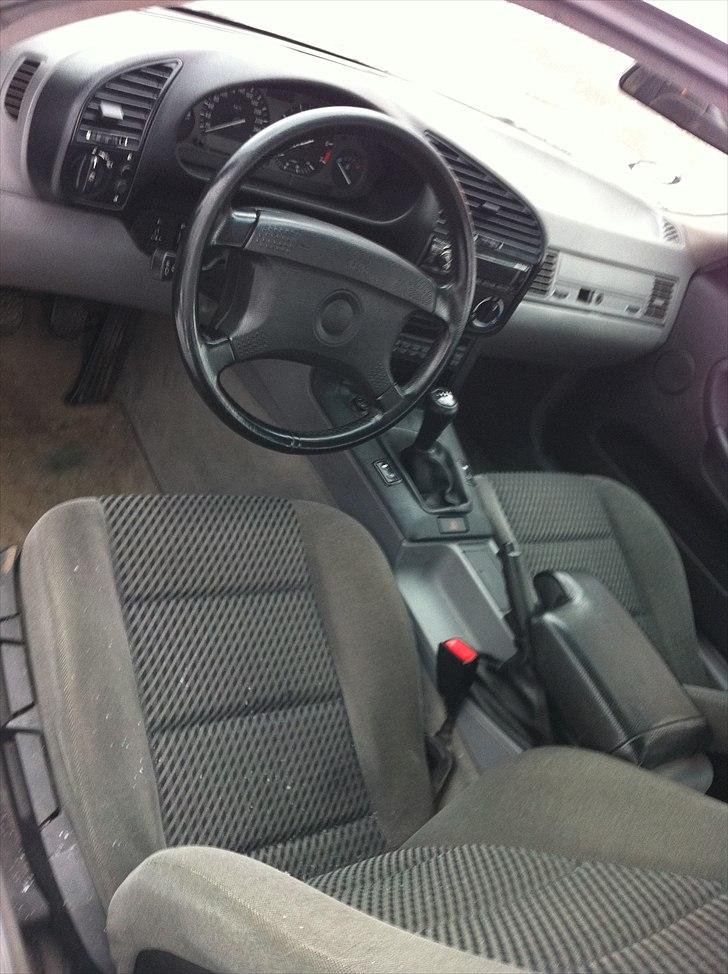 BMW 320i coupé (solgt) billede 11