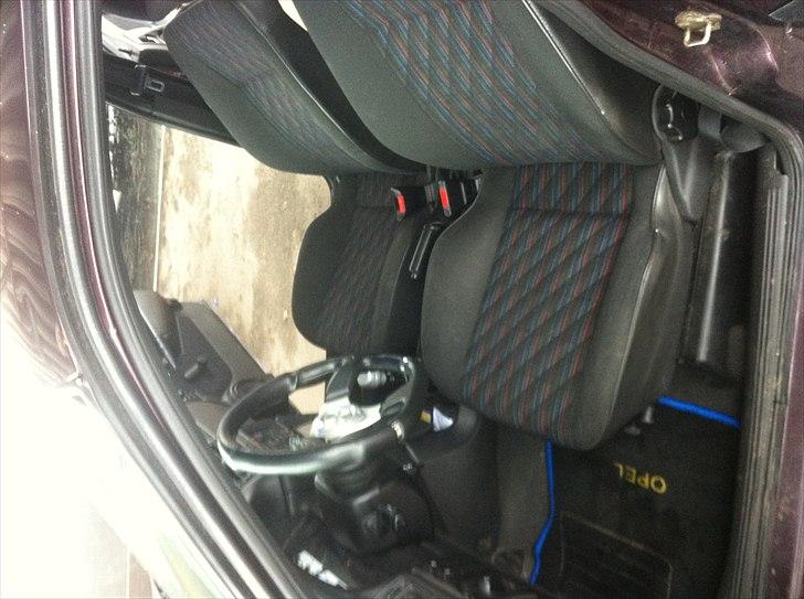 Opel Vecta A byttet billede 8