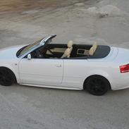 Audi A4 2.4 V6 Cabby