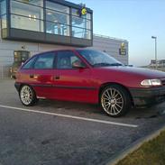 Opel astra F 1,6i