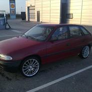 Opel astra F 1,6i