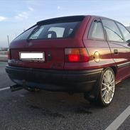Opel astra F 1,6i