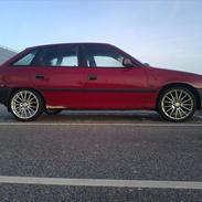 Opel astra F 1,6i