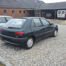 Peugeot 306 1,6i XR 