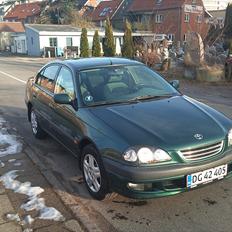 Toyota Avensis 2,0 Sol (Solgt)