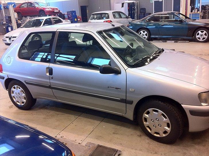 Peugeot 106 Independence - SOLGT billede 2