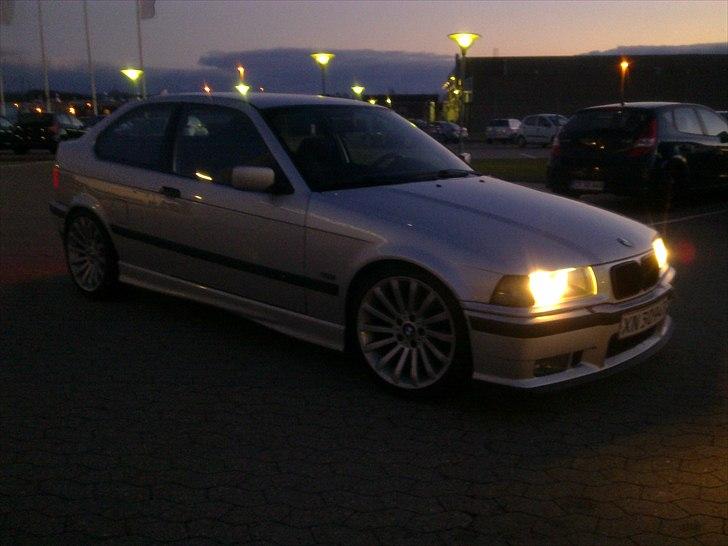 BMW 316i Compact billede 17