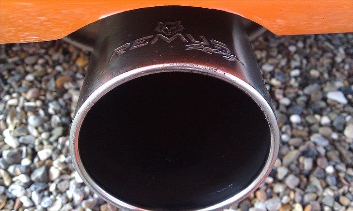 Peugeot 106 Rallye "Fanta" --Solgt--- - Min lille fine bagdel. Gav den lige lidt kromglans.. Så blev den da en smule kønnere, Men fuck den var beskidt før polering.. billede 10