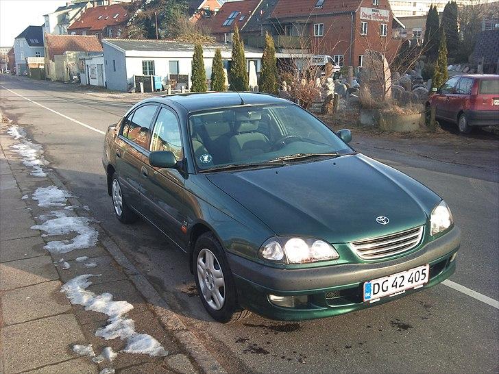 Toyota Avensis 2,0 Sol (Solgt) billede 1
