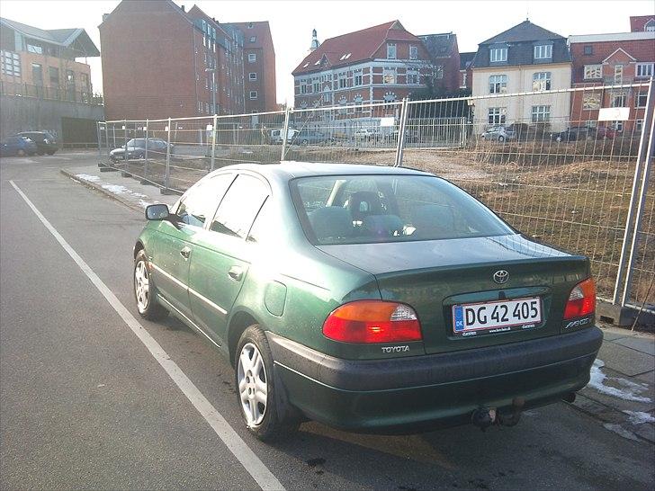 Toyota Avensis 2,0 Sol (Solgt) billede 4
