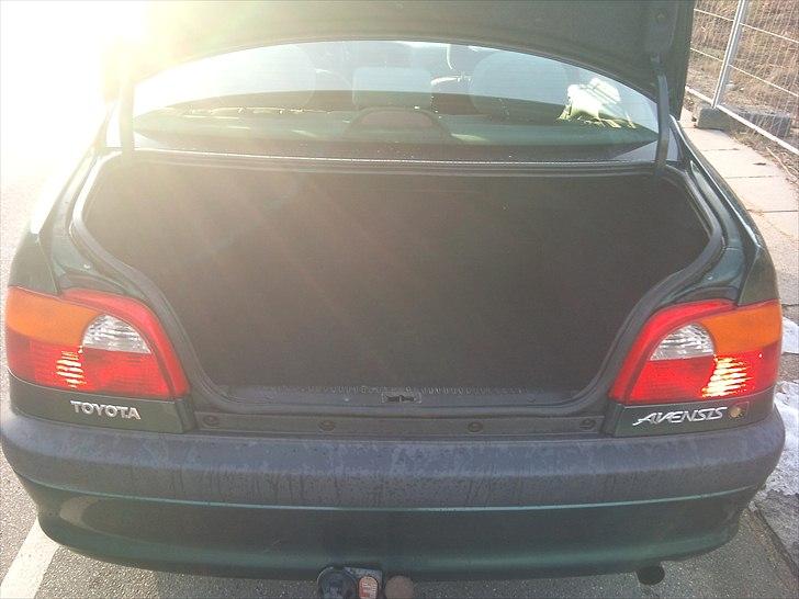 Toyota Avensis 2,0 Sol (Solgt) billede 5