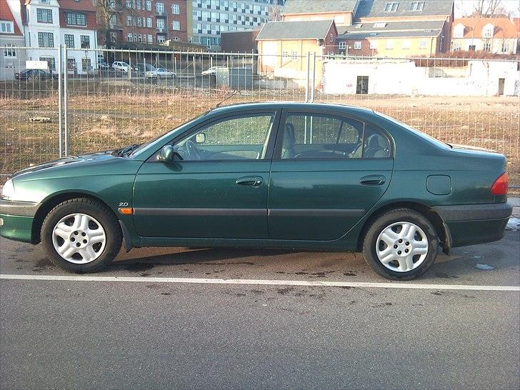 Toyota Avensis 2,0 Sol (Solgt) billede 8