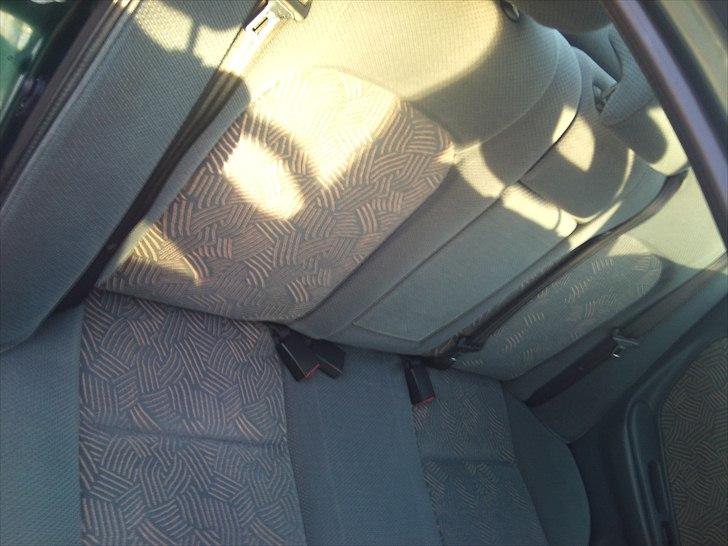 Toyota Avensis 2,0 Sol (Solgt) billede 9