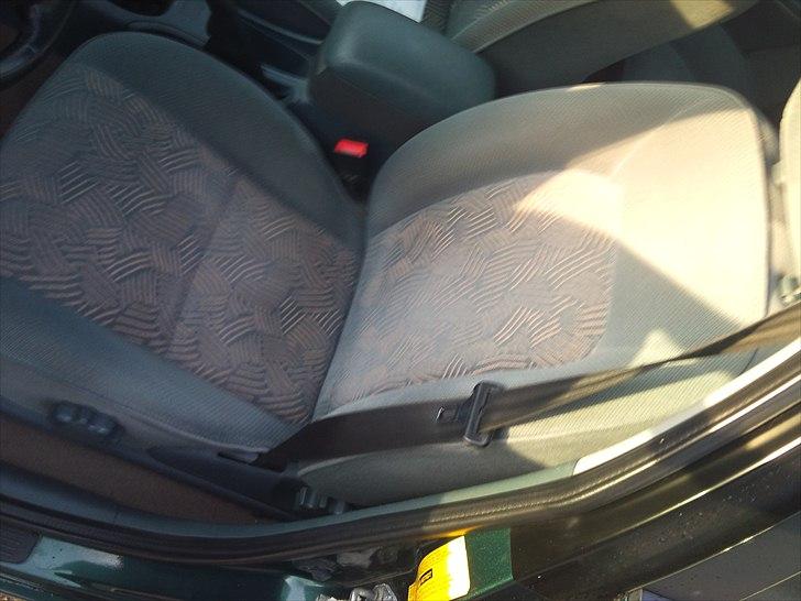 Toyota Avensis 2,0 Sol (Solgt) billede 11