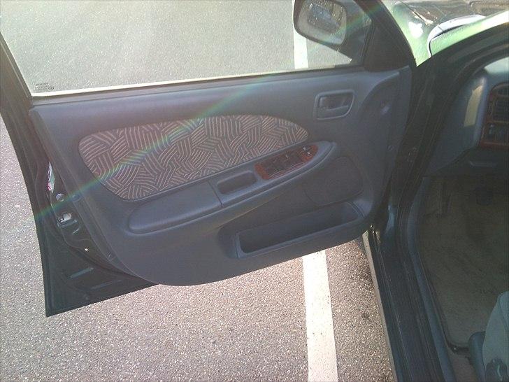 Toyota Avensis 2,0 Sol (Solgt) billede 12