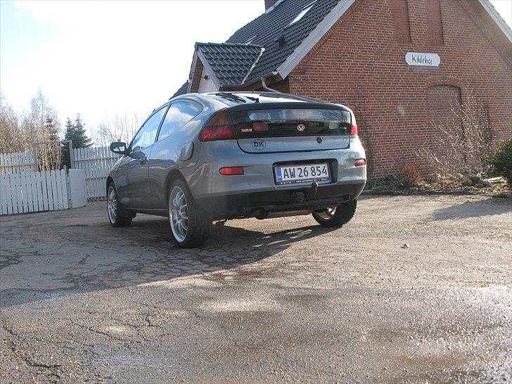 Mazda 323c billede 3