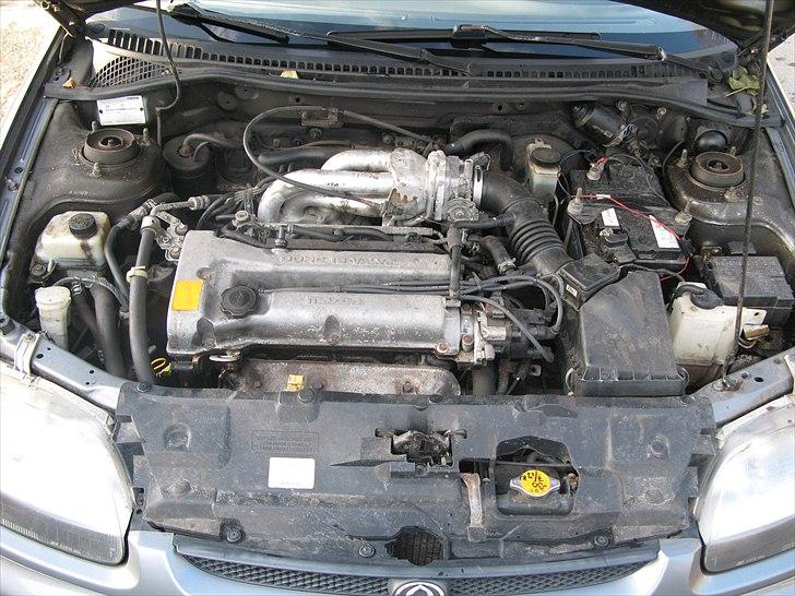 Mazda 323c billede 7