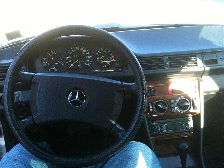 Mercedes Benz 300 aut solgt billede 18