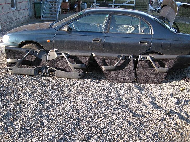 Toyota Carina E xli - 5/3 Omtrukket dørsider billede 18