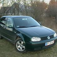 VW Golf 4 (død)