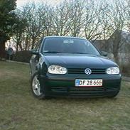 VW Golf 4 (død)