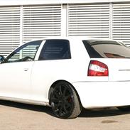 Audi A3 1,8 T Perlemorshvid