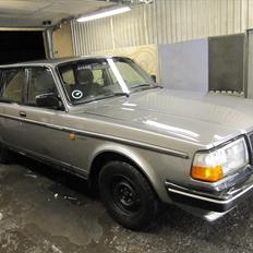 Volvo 240 GLE