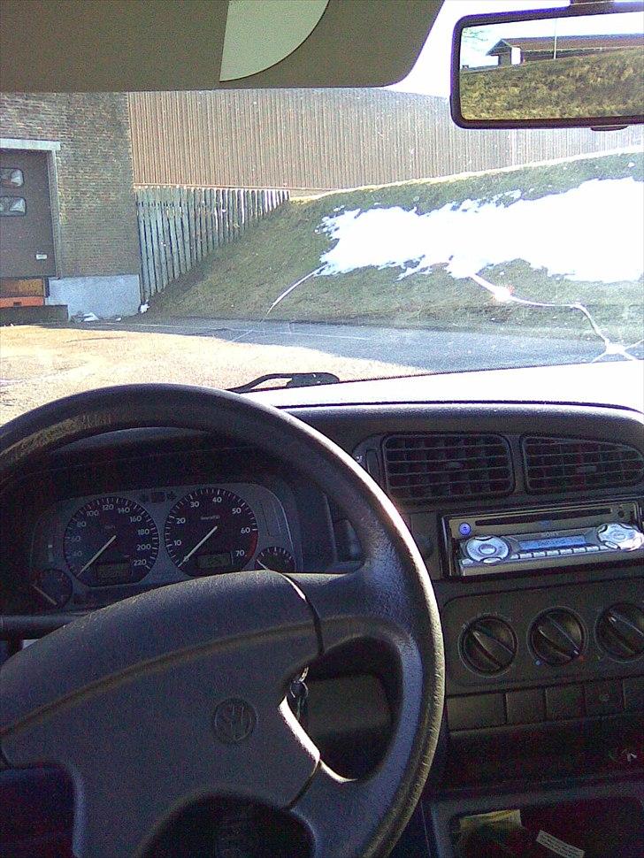 VW vento solgt billede 10