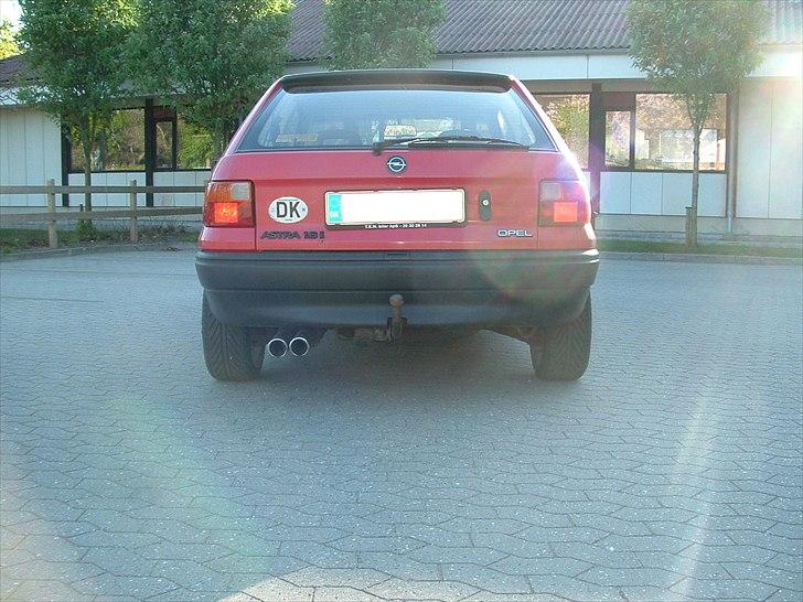 Opel Astra F CC - Ja bagpotten skal lige rettes lidt, men på er den da kommet! :) billede 4