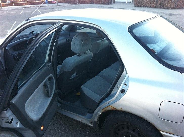 Mazda 626, 1.8i GLX (Totaltskadet) billede 14