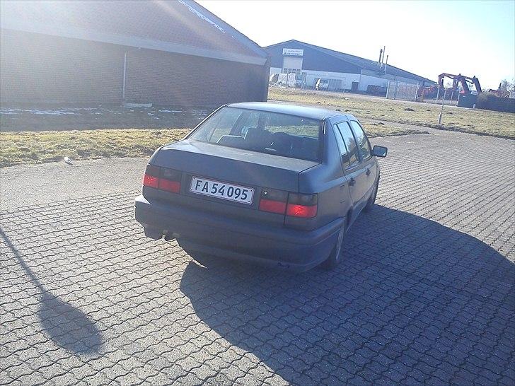 VW vento 1.8 solgt billede 9