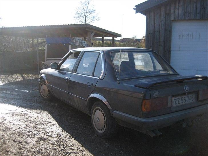 BMW E30 320i billede 4