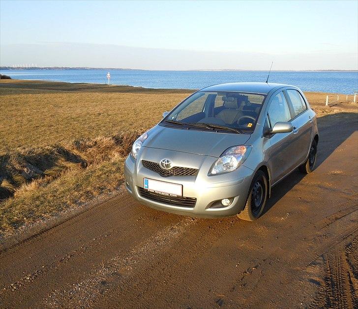 Toyota Yaris TX billede 2