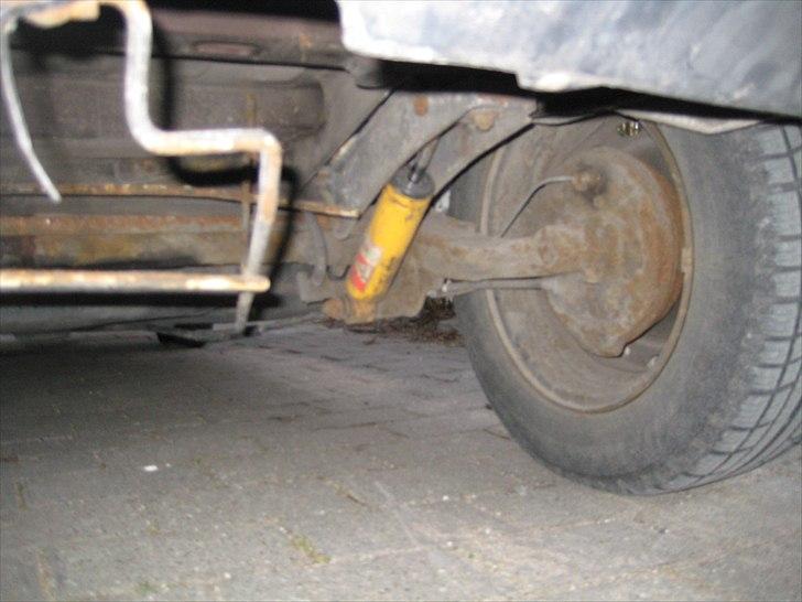 Peugeot 205 "Løveungen" Skrottet - Gul Koni. Hvis ikke man har prøvet den, er det svært at forstå. billede 8