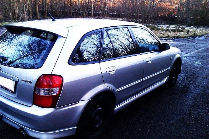 Mazda 323F Sportive billede 3