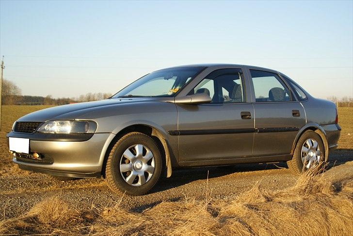 Opel Vectra B 1,6 16V billede 1