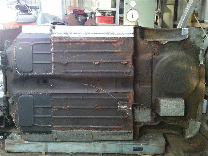 Austin-Morris mascot 850 mk3 - nu uden rust i bunden! (resten er kun overflade rust) d.7-3-2011 billede 14