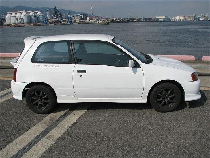Toyota Starlet Glanza V billede 7