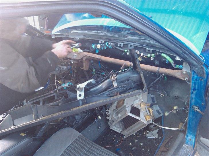 Toyota Celica 1,6 GT - skiftning af ledningsnet indvendig.. billede 8