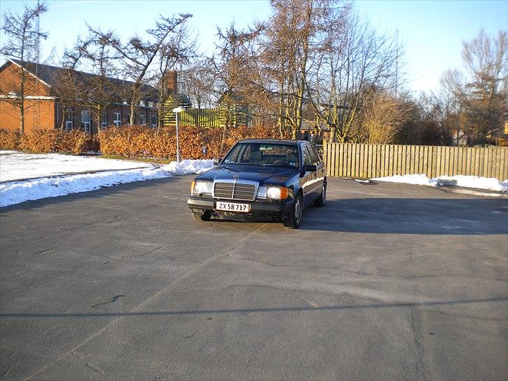 Mercedes Benz W124 250 billede 2